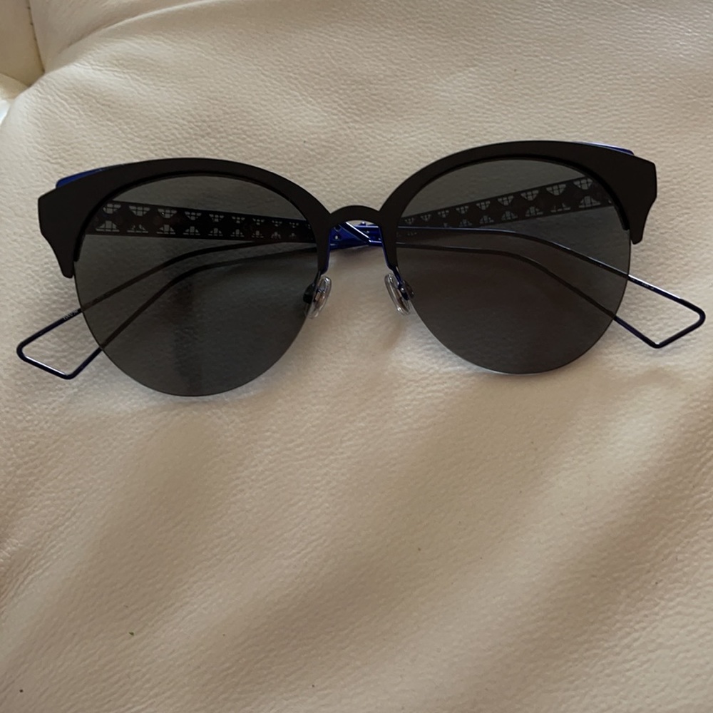 Christian Dior Sunglasses - Picture 3 of 7